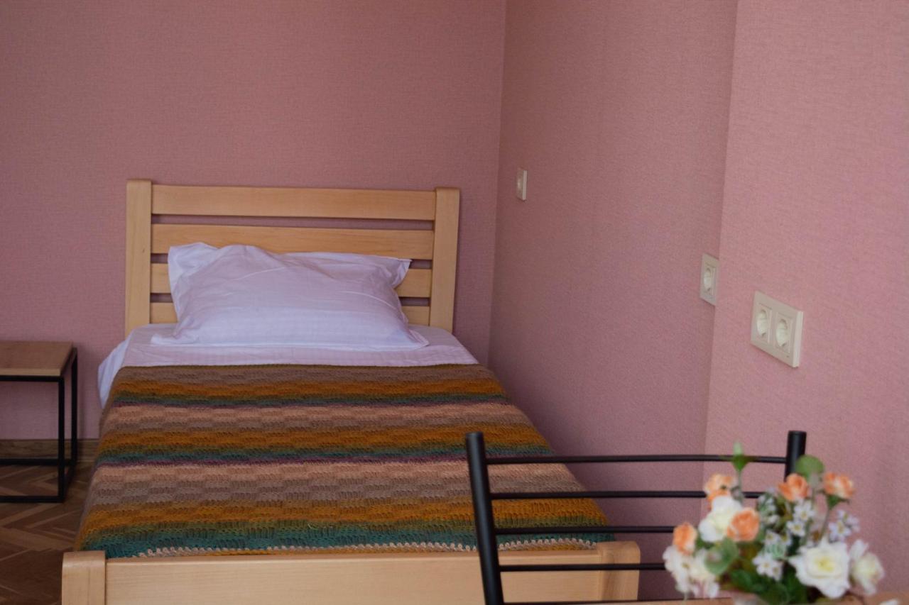 Sunflower Hotel Tbilisi Esterno foto