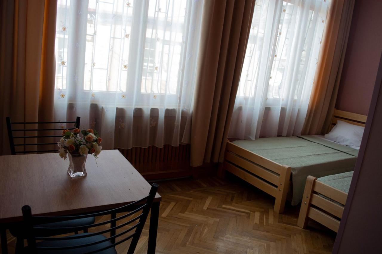 Sunflower Hotel Tbilisi Esterno foto